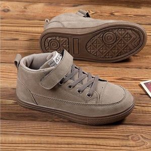 BOYS KHAKI SNEAKERS | EUR 28